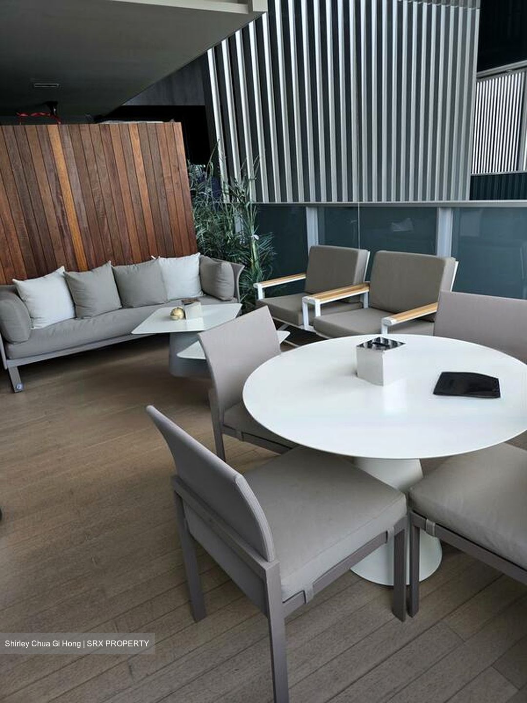 TwentyOne Angullia Park (D9), Condominium #455571791